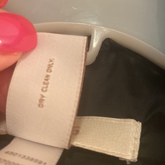 Chicos Leopard Vest w/ front pockets and zipper. Back elastic fur fit. Adorable - Picture 5 of 7